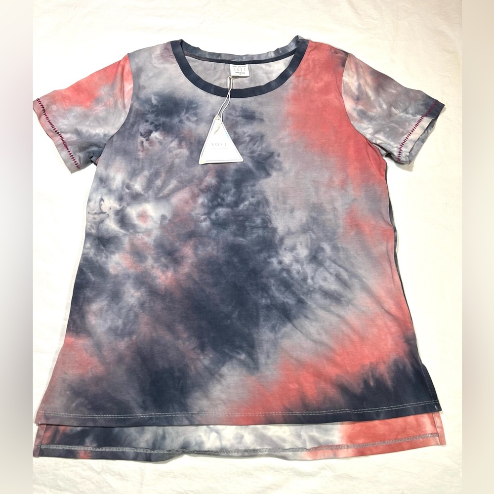 Skies Are Blue Soft tie dyed t-shirt size Medium
